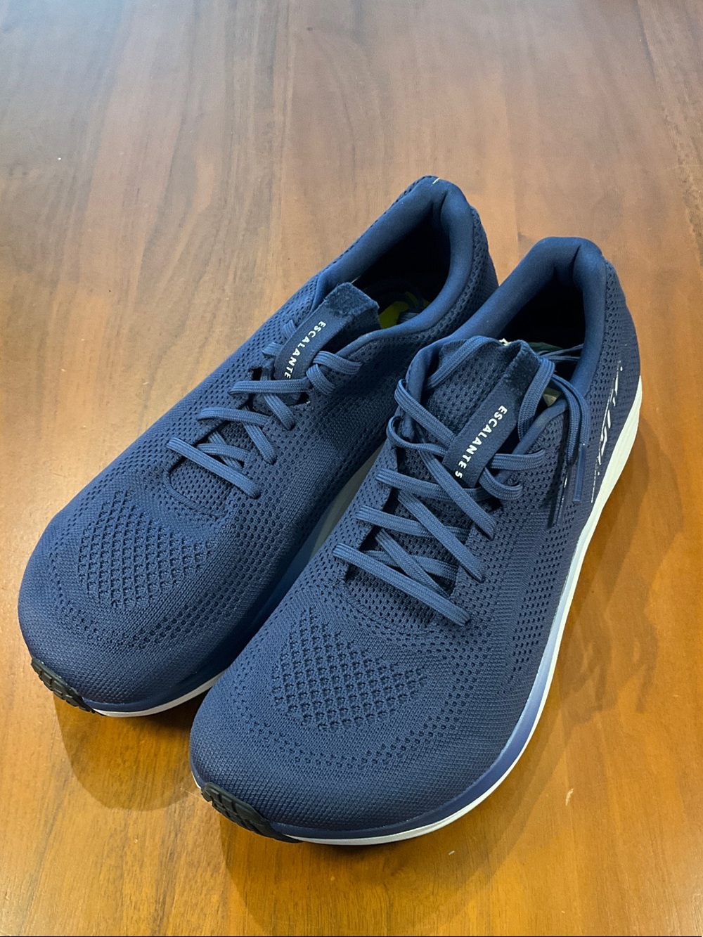 Escalante 5 Altra Navy Men’s Knit Running Shoes sample